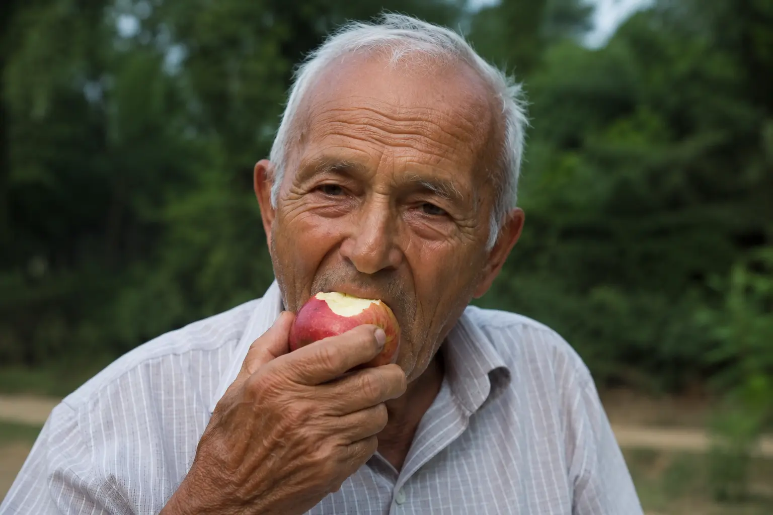 Eat anything again with dental implants